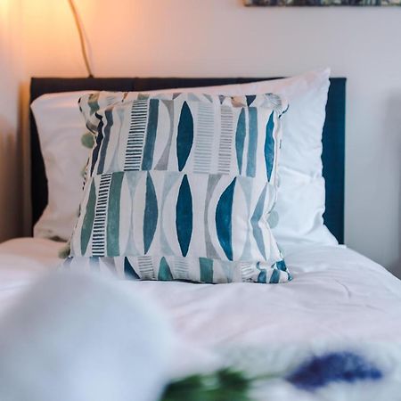 Bright 2-Bed Cottage In Chester By 53 Degrees Property, Ideal For Couples & Small Groups, City Centre - Sleeps 6 エクステリア 写真