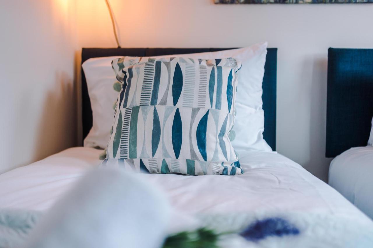 Bright 2-Bed Cottage In Chester By 53 Degrees Property, Ideal For Couples & Small Groups, City Centre - Sleeps 6 エクステリア 写真